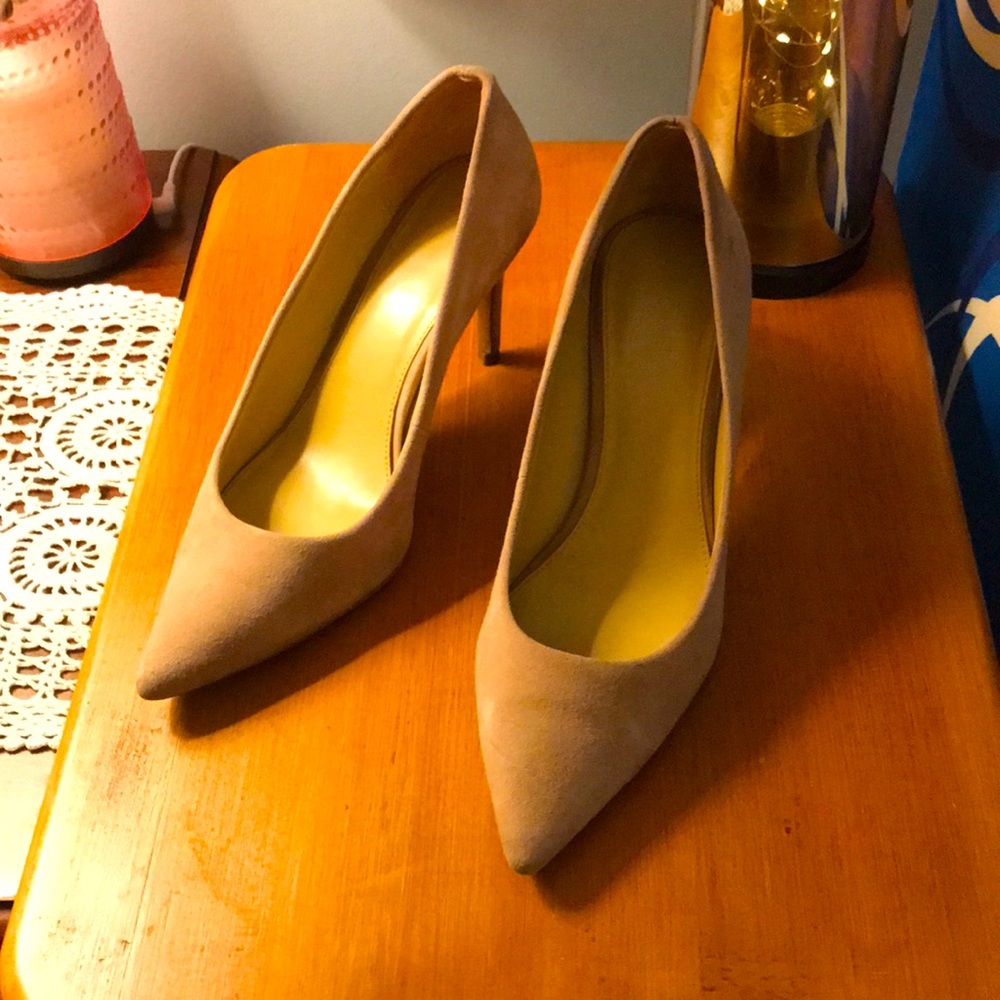 Michael Kors size 7.5 tan suede heels
